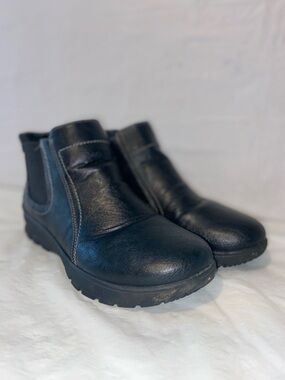 Easy Street women’s boots